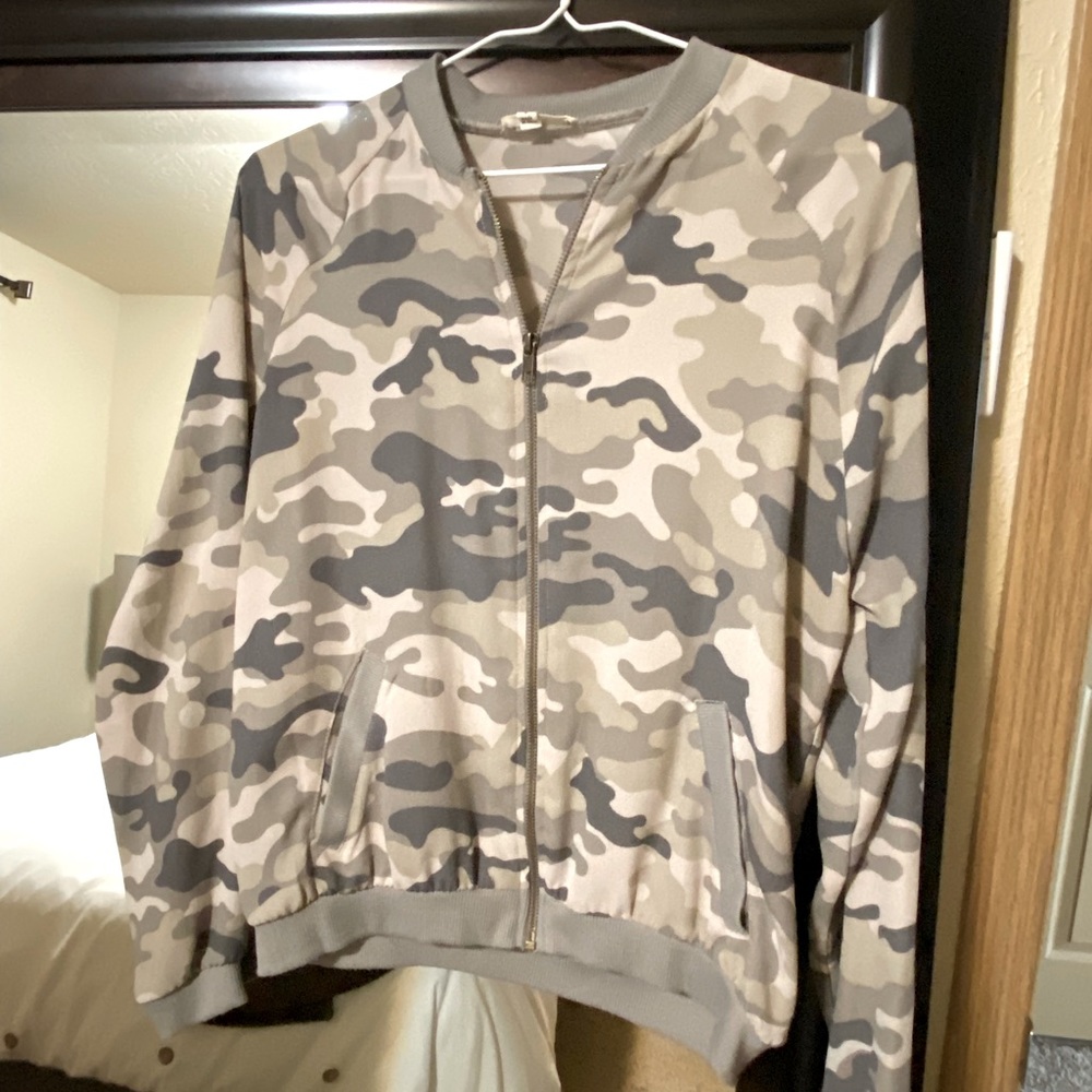 Camo bomber jacket